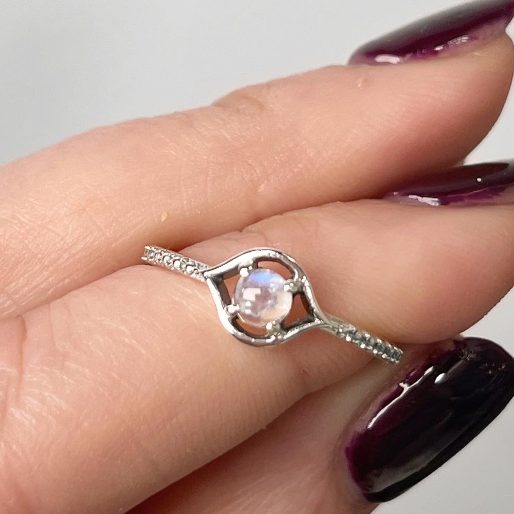 Sterling silver flashy moonstone eye ring NEW